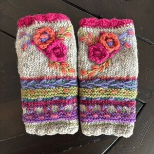 Lost Horizons Lassen Wool Handwarmers